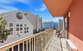 Americana Motor Inn On Boardwalk